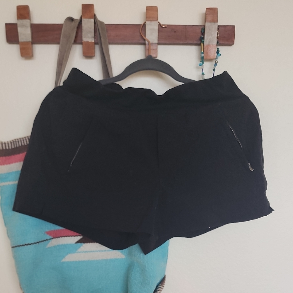 Athleta High Waist Black Shorts Trekkie North Short